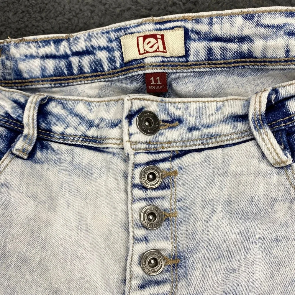 lei Juniors Size 11 Light Wash Distressed Ripped‎ Denim Jeans Button Fly